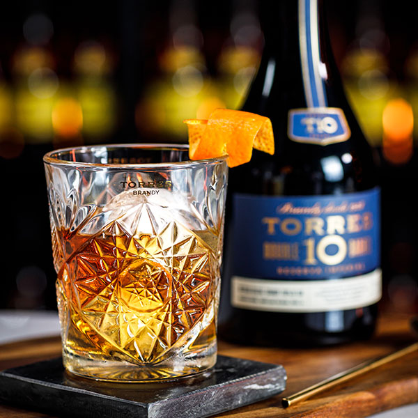 Torres 10 Double Barrel On The Rocks