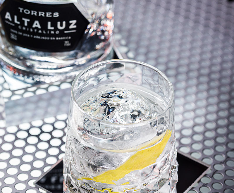 Torres Brandy Alta Luz On The Rocks