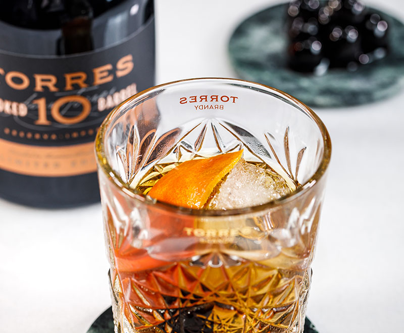 Torres 10 Smoked Barrel On the Rocks